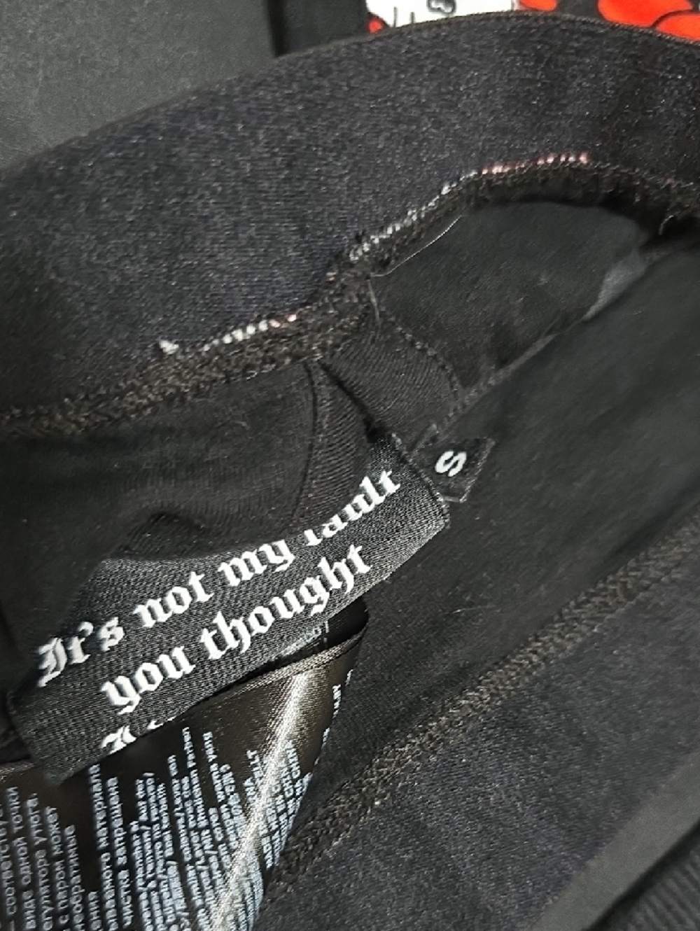 Killstar INTO THE GLOOM Black & Red Skull Daisy Lounge Bralette Set - Picture 2 of 9